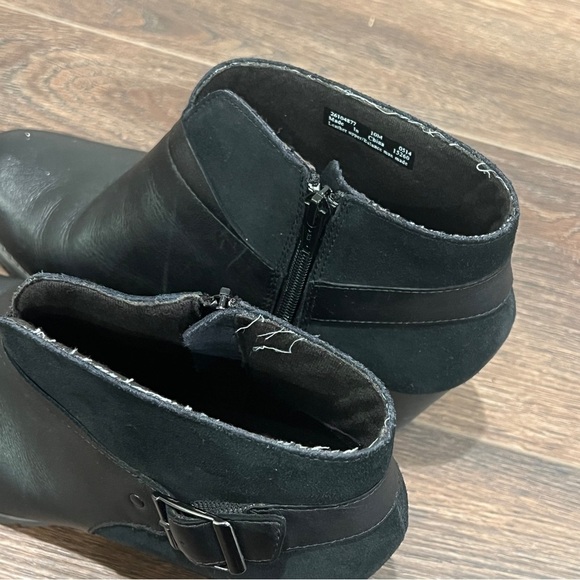 Clarks Women's Mission Parker Boot Size 10M Block Heel Black Leather Suede - Picture 2 of 10